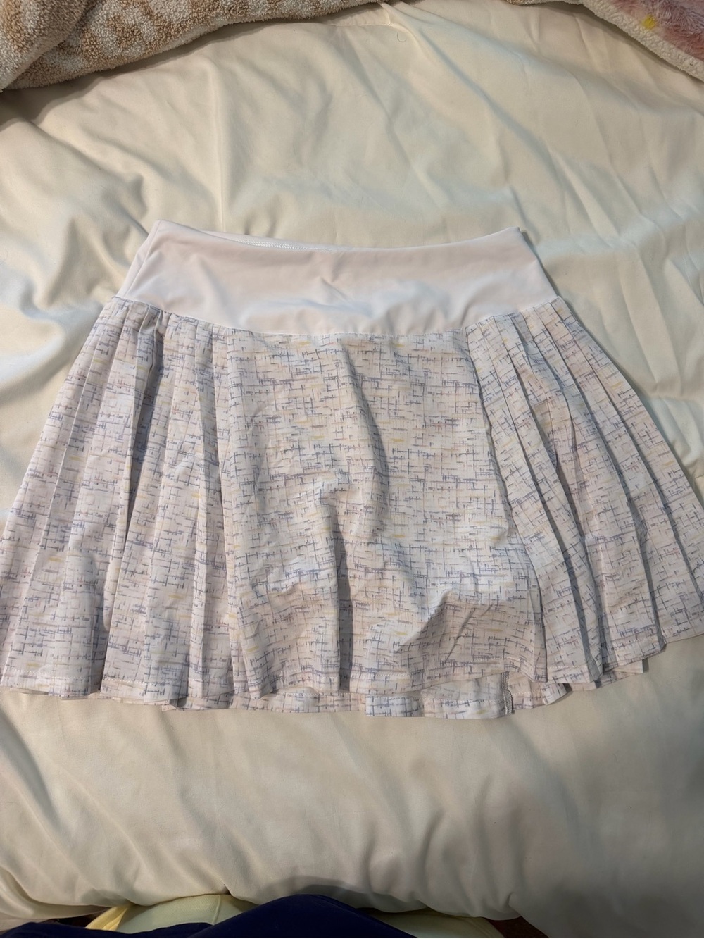 CALIA by Carrie Underwood White Pleated Skater Skirt with Light Blue Print